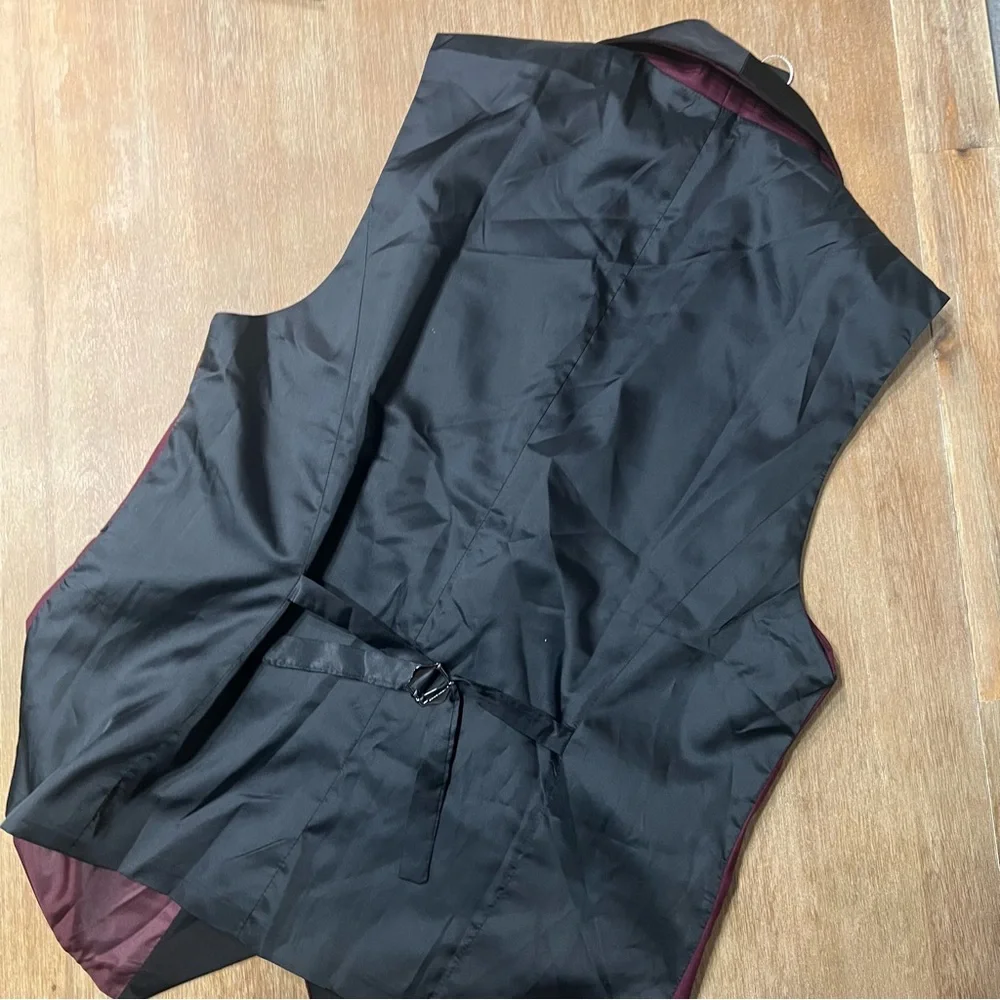 NWT Coofandy Burgundy and Black Vest S